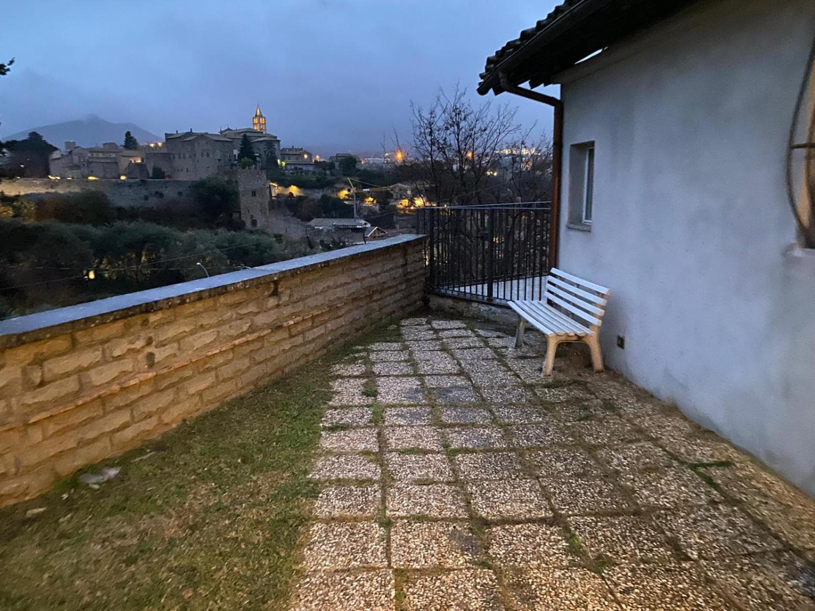 La Finestra Di Umberto Vicino Al Centro Con Parcheggio Privato Bed & Breakfast Viterbo Exterior photo
